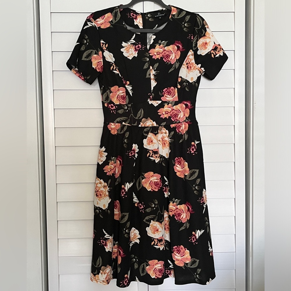 Yathon Women’s Vintage Pleated Black Floral Dress with Pockets